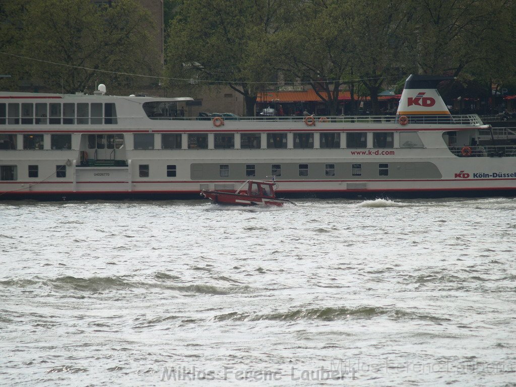 Uebungsfahrt Loeschboot und Ursula P84.JPG